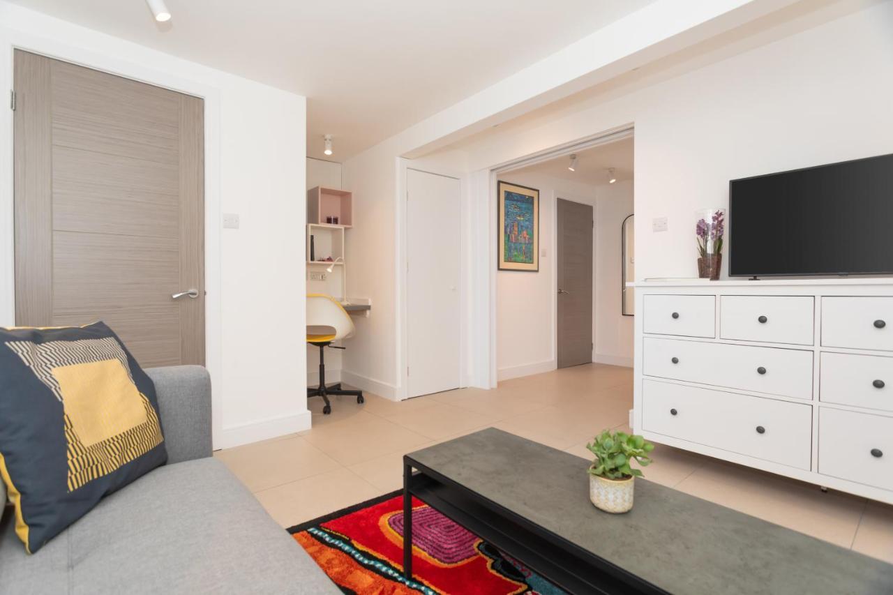 The Blue Door Apartment Bath Exterior photo