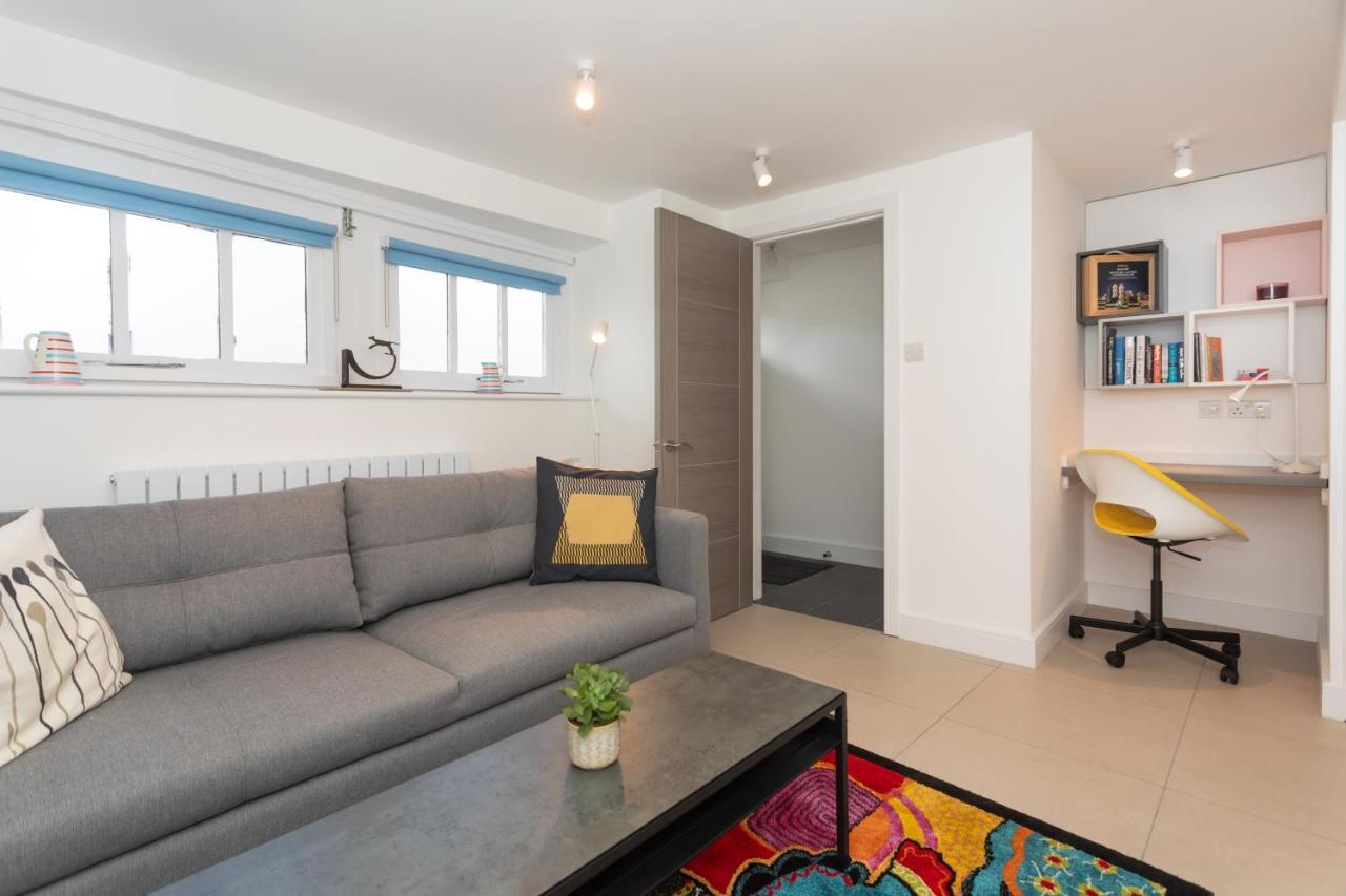 The Blue Door Apartment Bath Exterior photo
