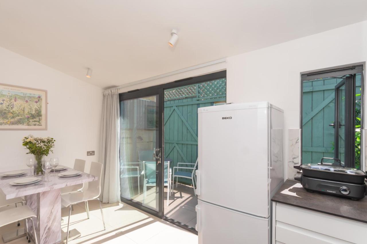 The Blue Door Apartment Bath Exterior photo
