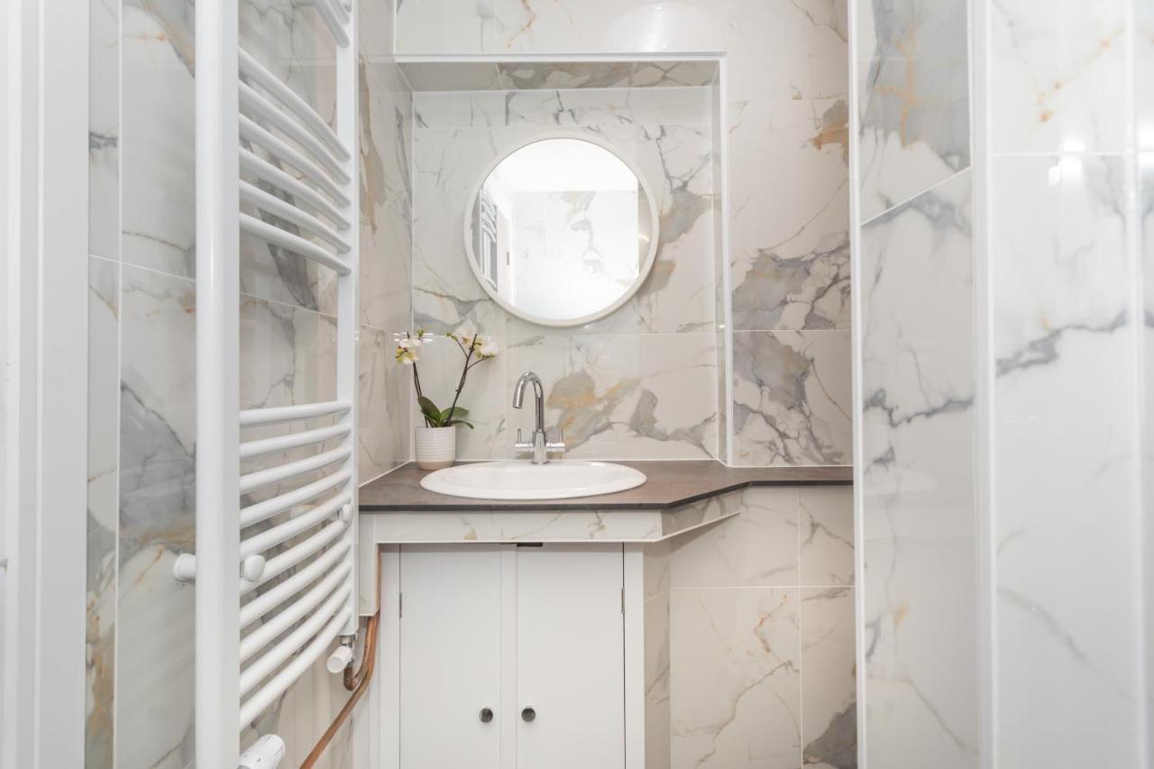 The Blue Door Apartment Bath Exterior photo