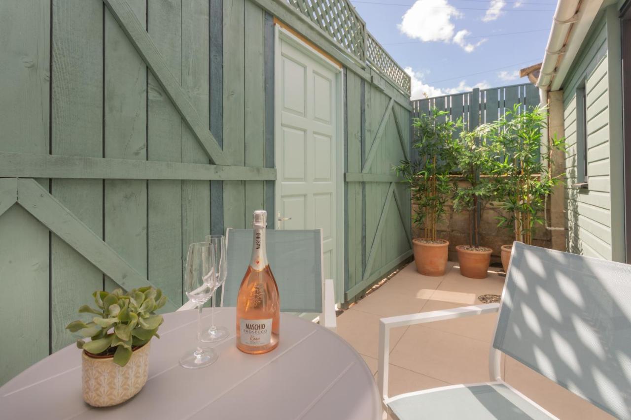The Blue Door Apartment Bath Exterior photo